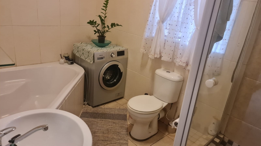 7 Bedroom Property for Sale in Cashan North West